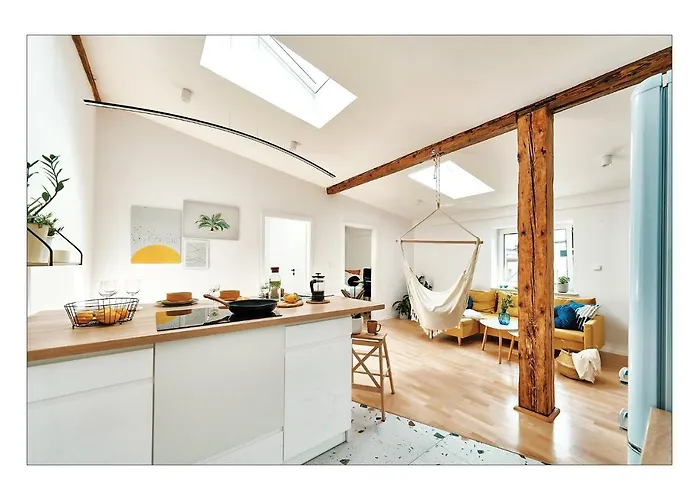 Sunny Apartment At The Heart Of Old Town